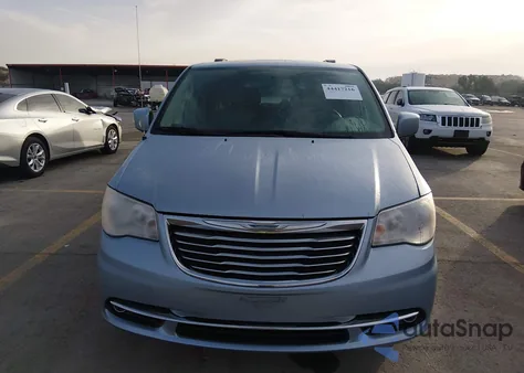 2016 Chrysler Town & Country Touring z USA, uszkodzony, nr VIN 2C4RC1BG5GR260800